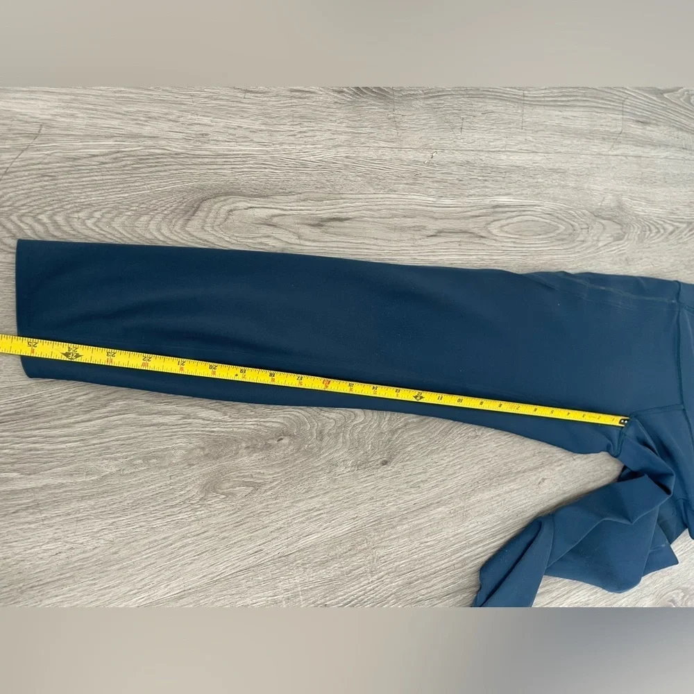 Lululemon blue athletic leggings